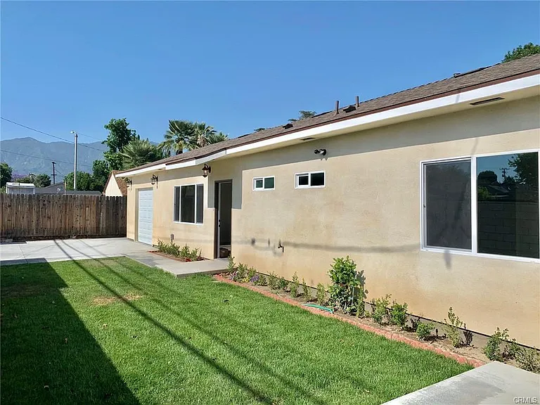 2411 1/2 S Primrose Ave — Photo 5