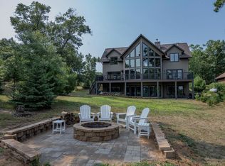 N7055 Lake Rd, Mauston, WI 53948