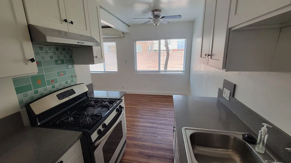 1 bed, 1.0 bath, 600 sqft, $1,700 — Photo 2