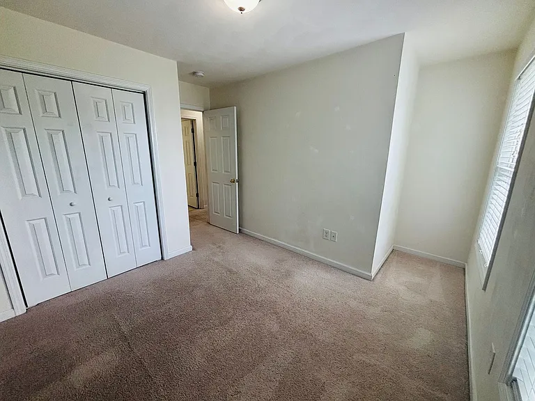 255 Windsor Dr — Photo 18