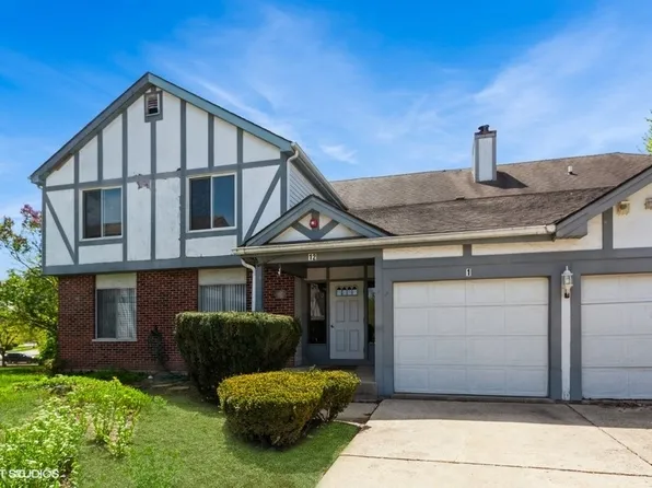 12 Wake Robin Ct APT 101, Woodridge, IL 60517