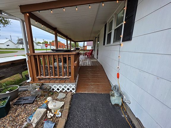 4th image of 300 N Missouri St