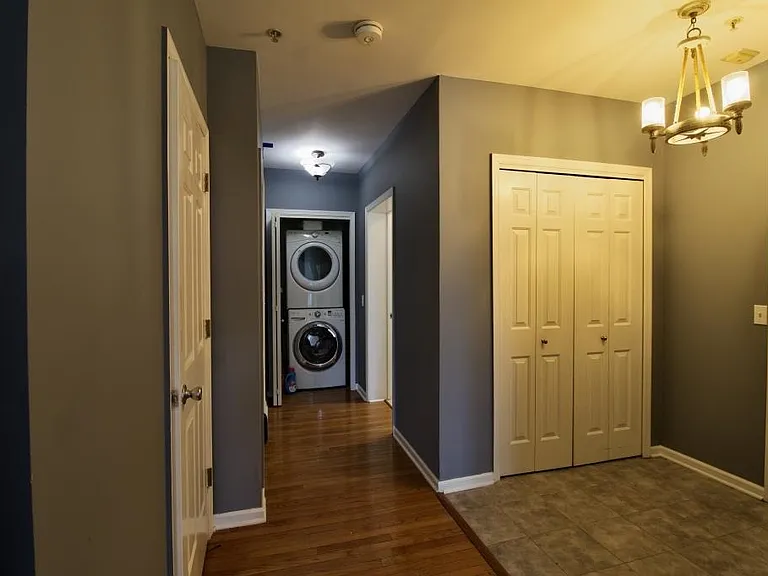 340 The Promenade — Photo 17
