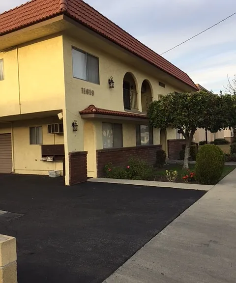 11619 Downey Ave #101 — Photo 2