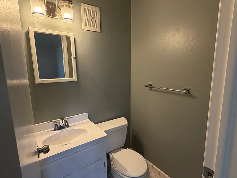 946 N Adams Rd #3 — Photo 12