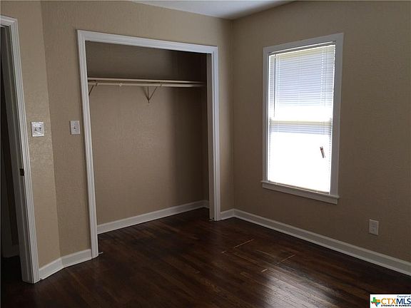4th image of 443 W Merriweather St