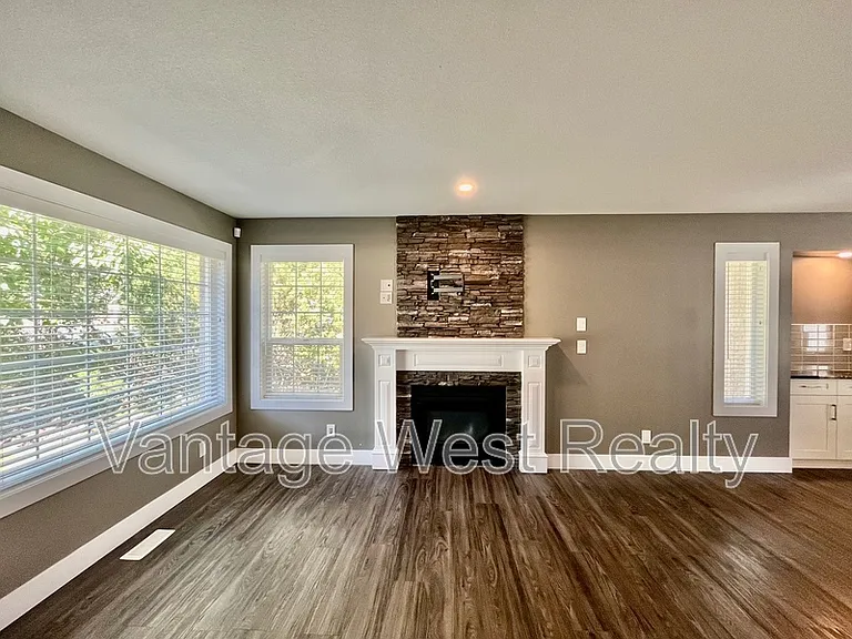 1139A Caledonia Way — Photo 12