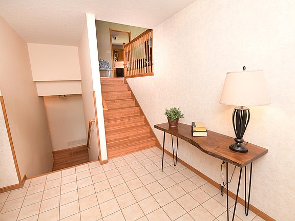 3rd image of 3334 Desert Star Ln