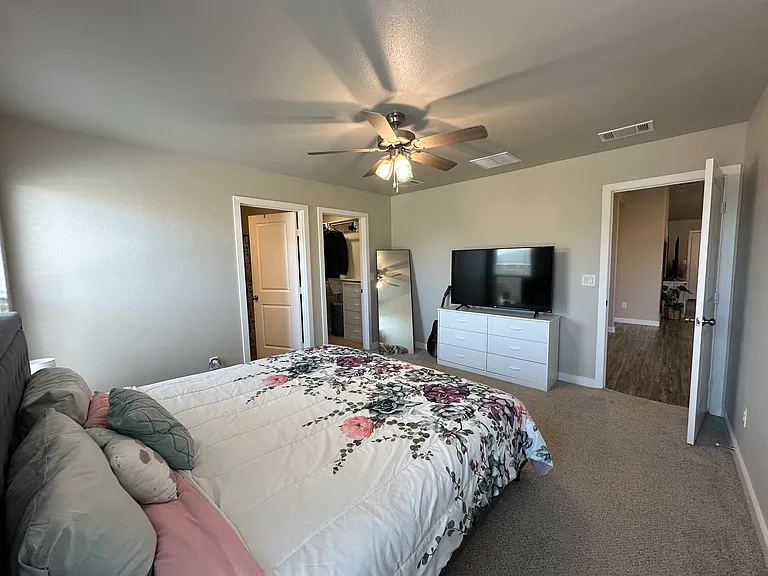3215 Volney Ave — Photo 17