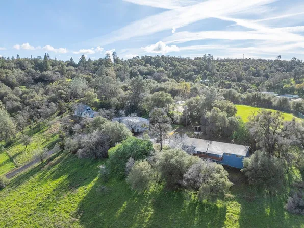 8664 Center St, Mokelumne Hill, CA 95245