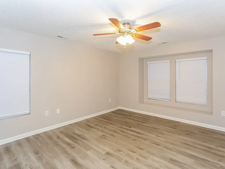 13515 Glasgow Green Ln — Photo 9