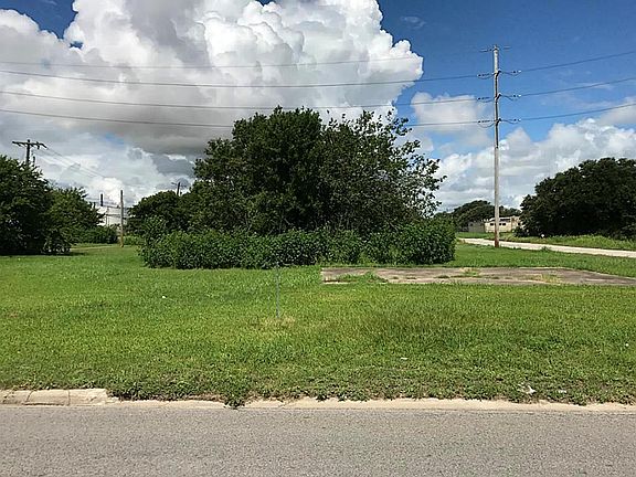 5th image of 303 6th St S