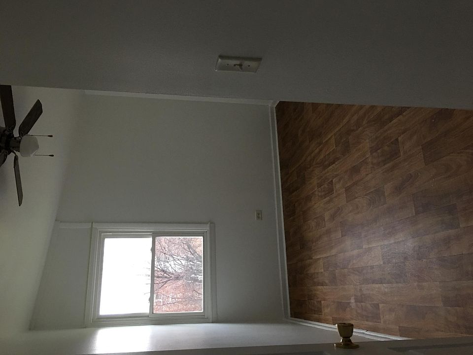 2nd image of 2131 Ash St APT C