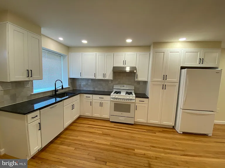337 Joplin St — Photo 6