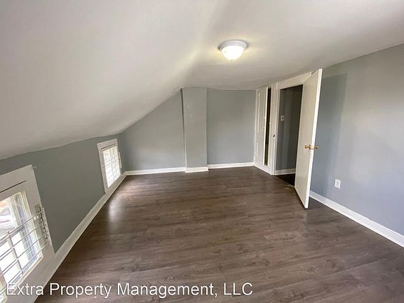 3rd image of 442 Saint Mary St