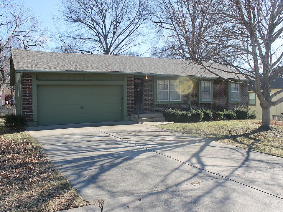 1st image of 811 N Ute Ave