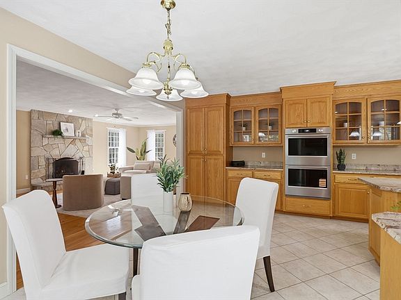 5th image of 2 Pipers Gln