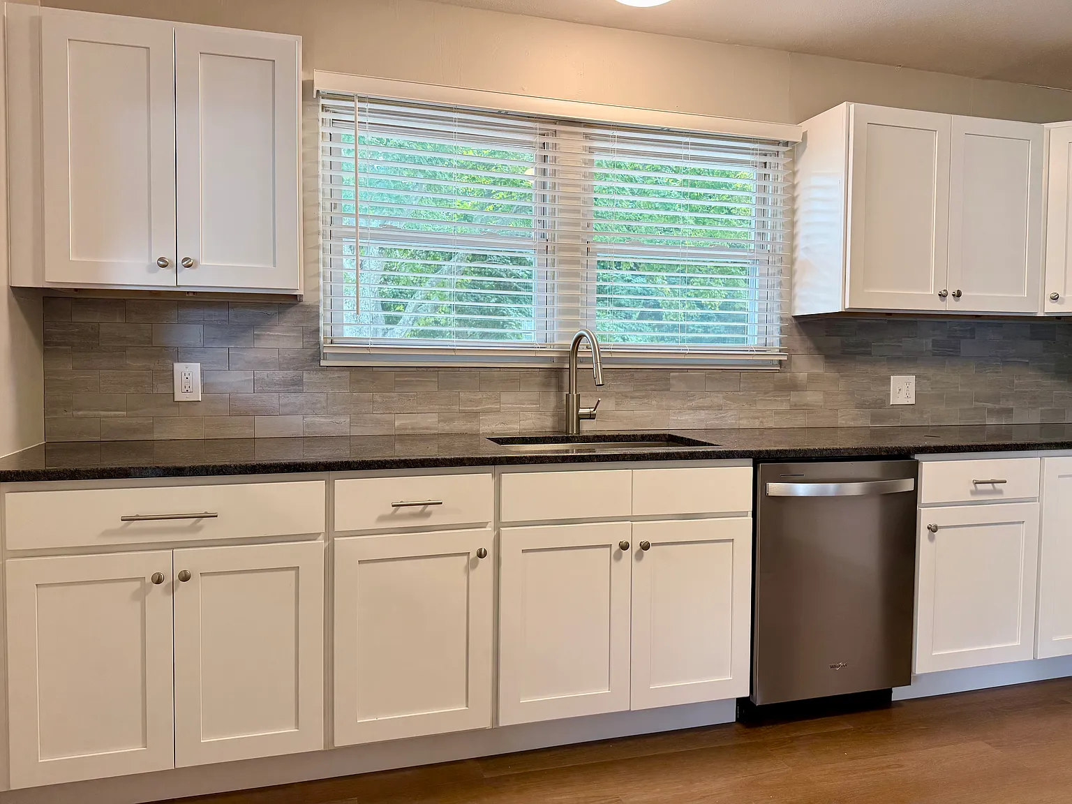 3 bed, 1104 sqft, $3,250 — Photo 4