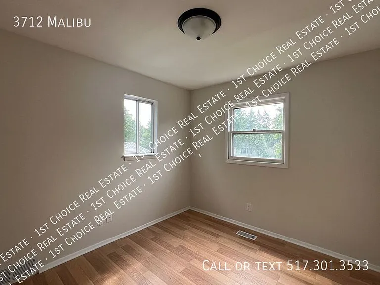 3712 Malibu Dr — Photo 8