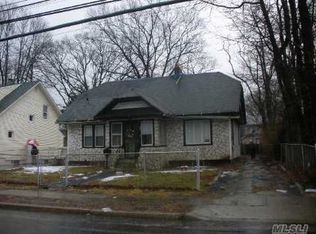 94 E Seaman Ave, Freeport, NY 11520