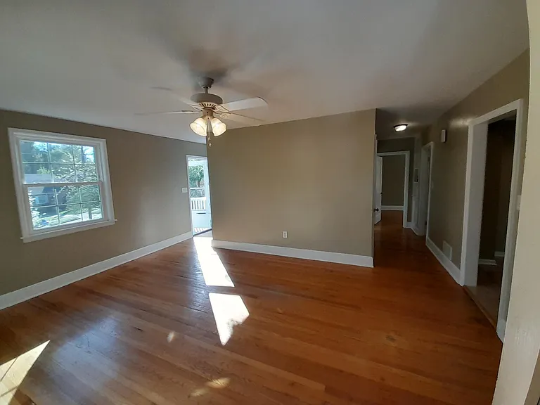 1823 Brandon Ave SW — Photo 4