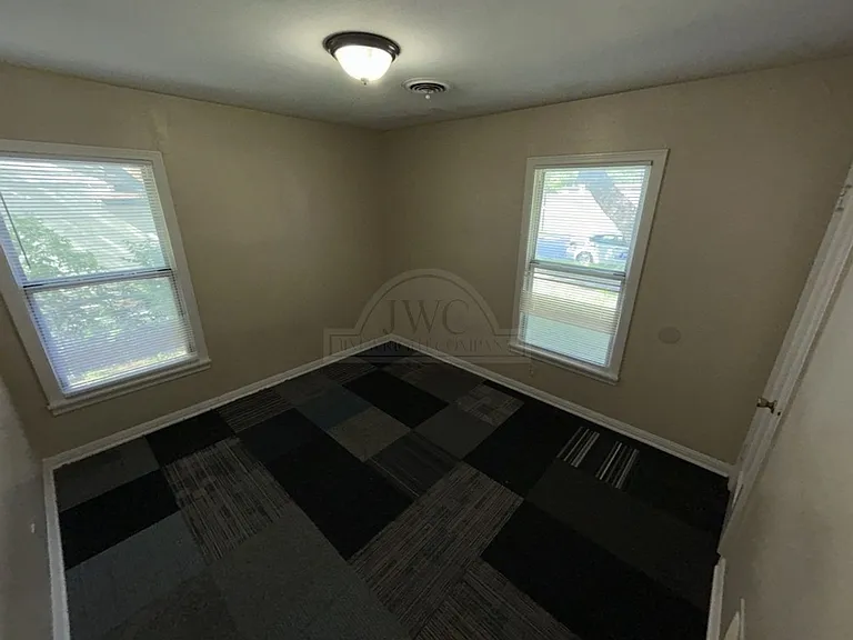 1102 Stewart St — Photo 12