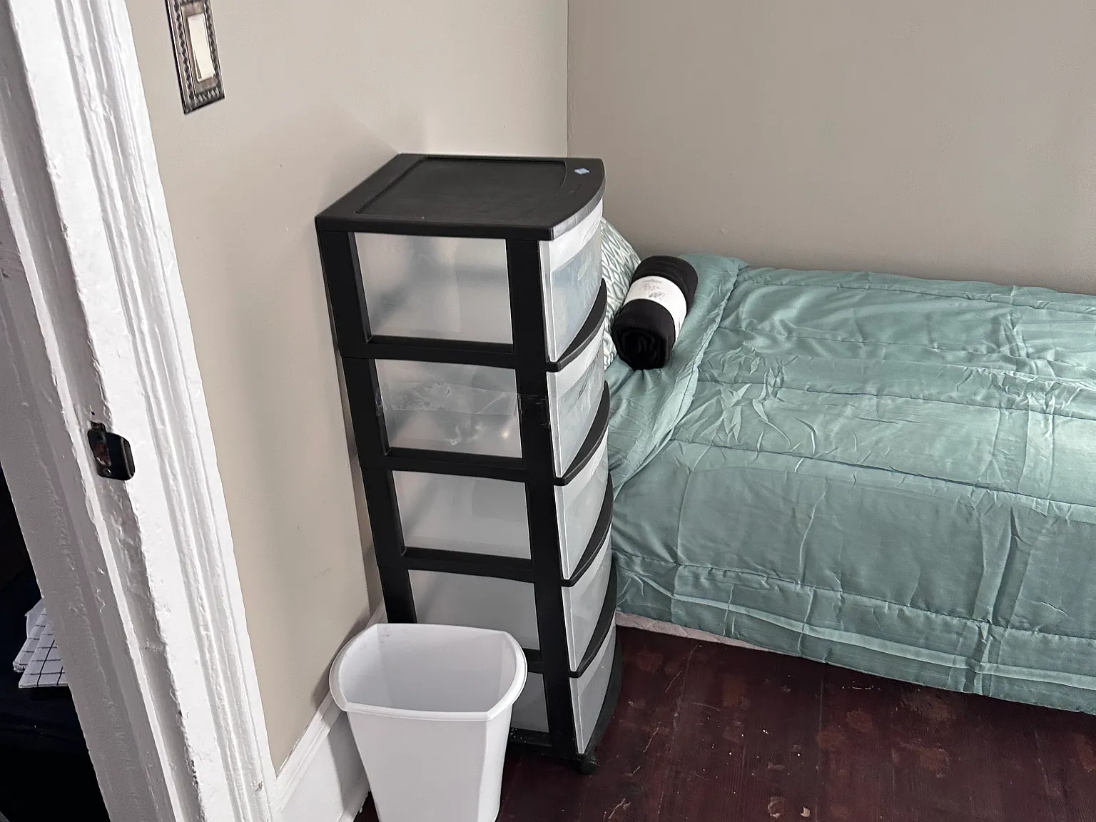 6 bed, 2657 sqft, $650 — Photo 2