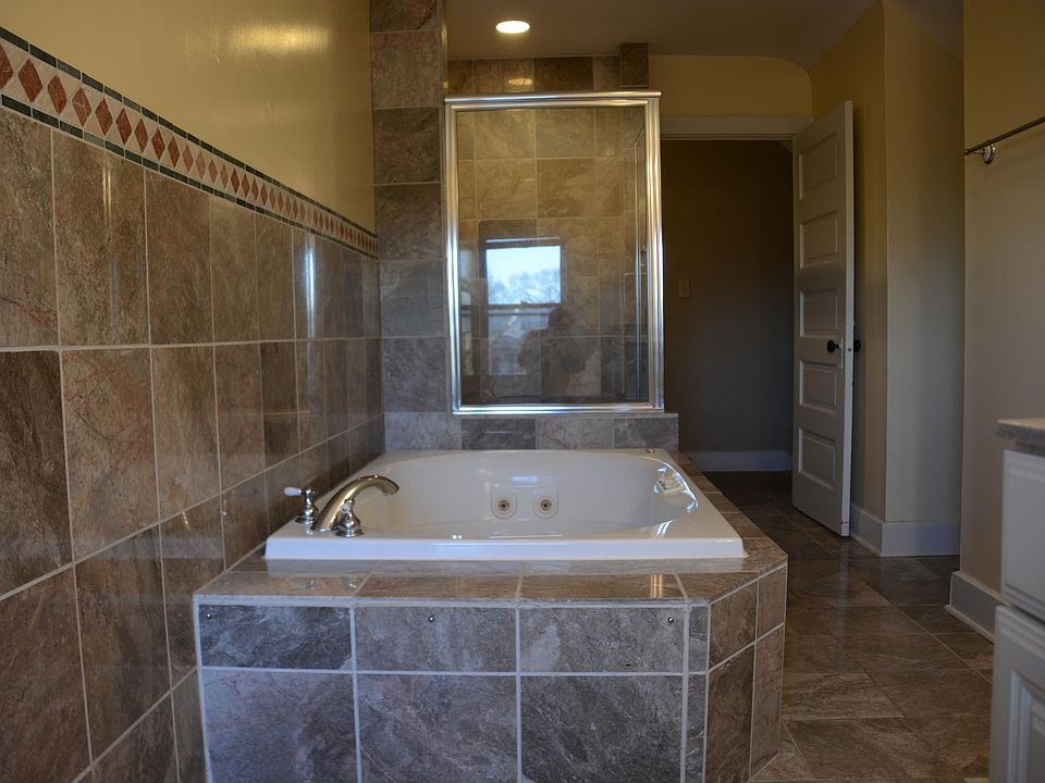 Bathroom 2 - third floor