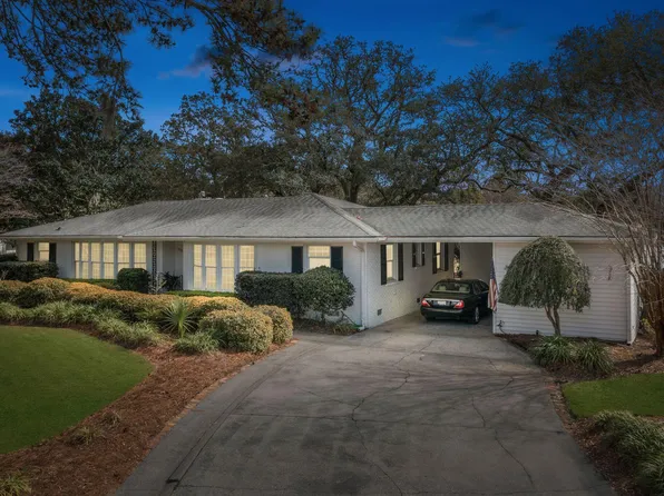 1033 Fort Sumter Dr, Charleston, SC 29412