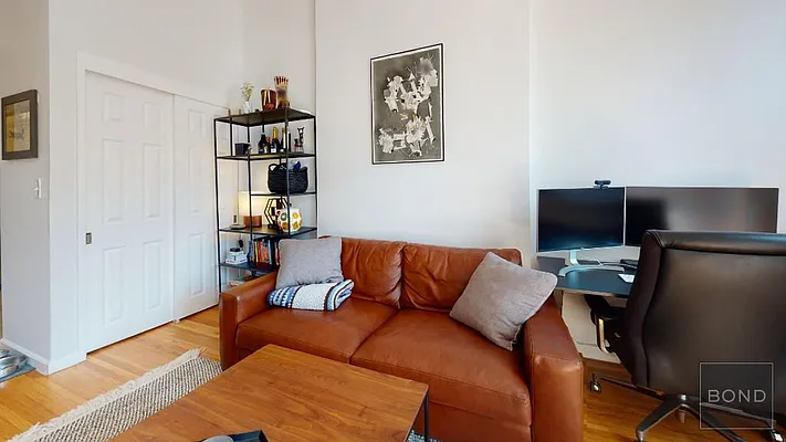 Rented by Bond New York | media 13