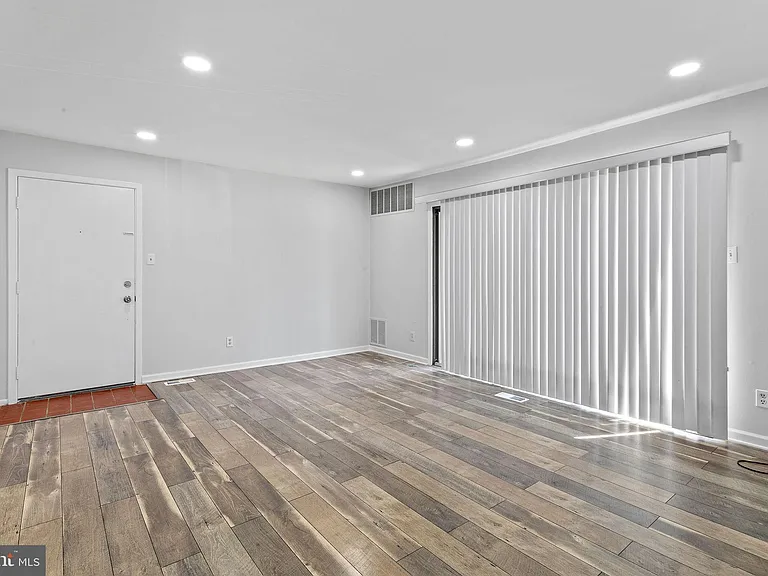 1505 Woodhollow Dr — Photo 2