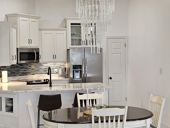 4th image of 3736 Cypress Point Dr APT 302B