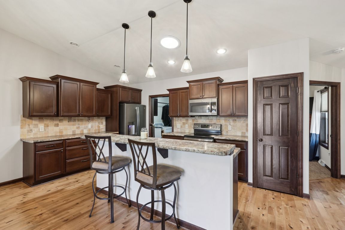 Creekside Ct-015.jpg