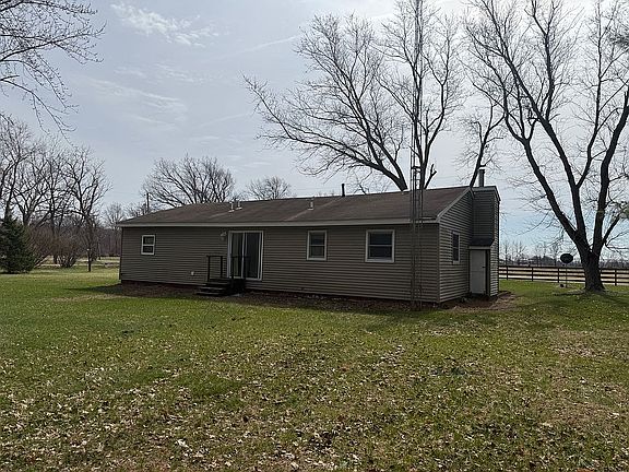 4th image of 1126 Douglas Rd