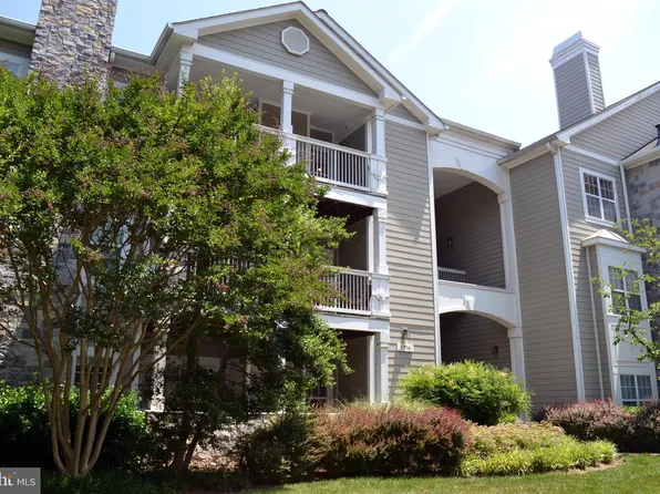 1716 Lake Shore Crest Dr APT 14, Reston, VA 20190