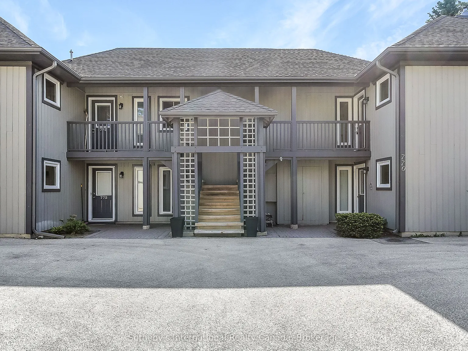 2 bed, $3,200 — Photo 1
