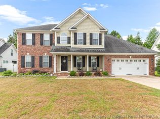 327 Thorncliff Dr, Raeford, NC 28376
