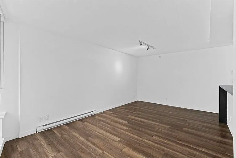 33 Smithe St #702 — Photo 9