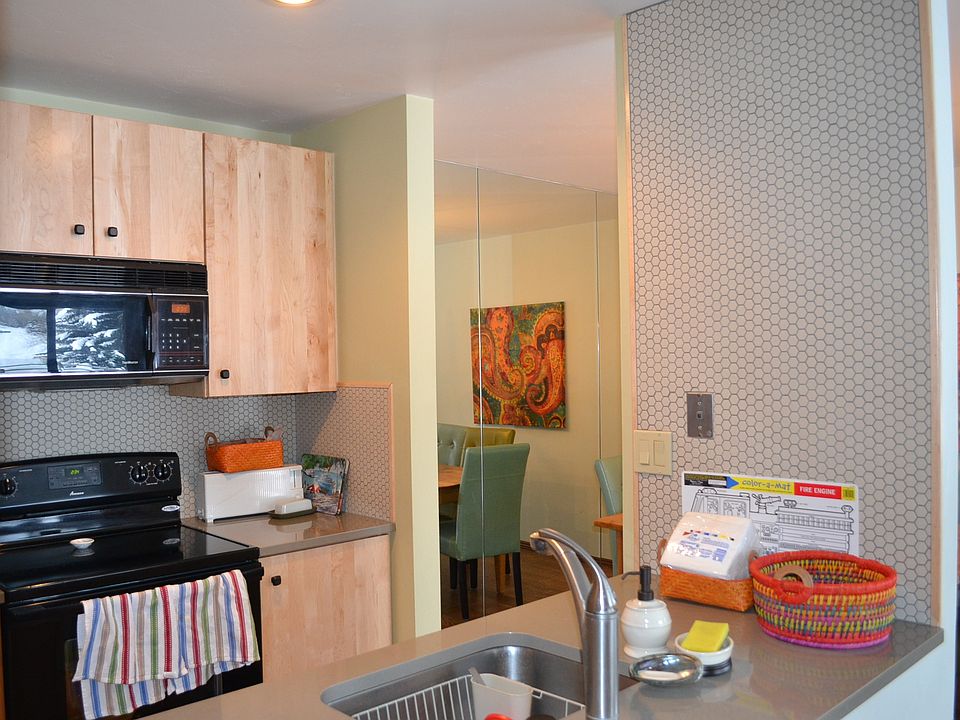 2nd image of 520 W Beaver Creek Blvd