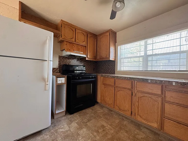 224 Maple St — Photo 5
