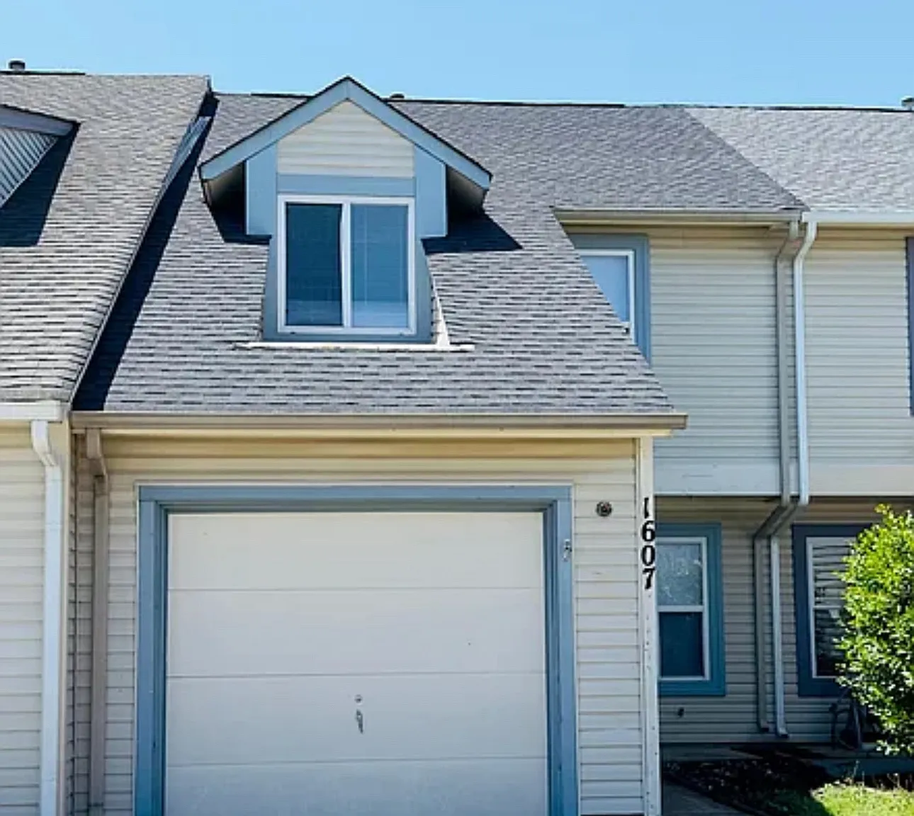 1607 Slidell Ln — Photo 1
