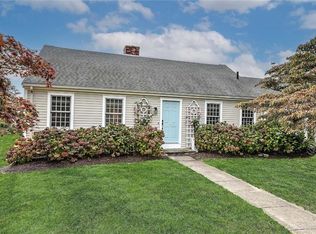 80 Leonard Dr, Tiverton, RI 02878