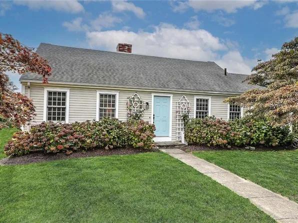 80 Leonard Dr, Tiverton, RI 02878