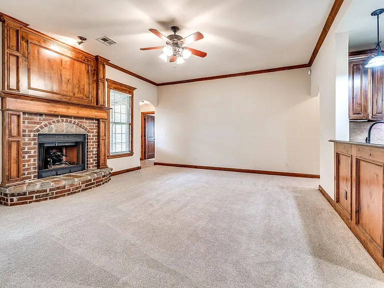 2121 Mill Creek Way — Photo 8