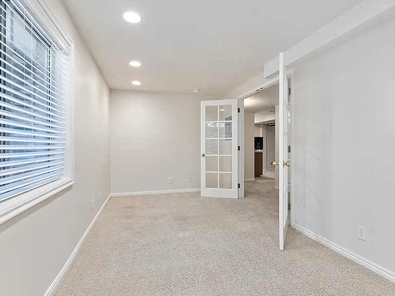 3666 S Pearblossom Cir — Photo 35