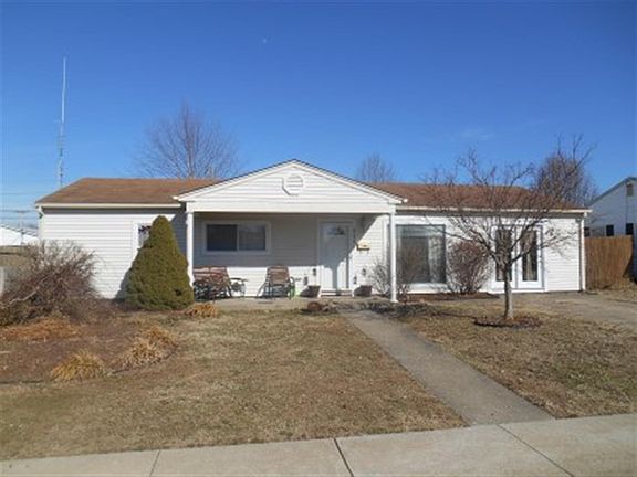 5th image of 649 Fargo St