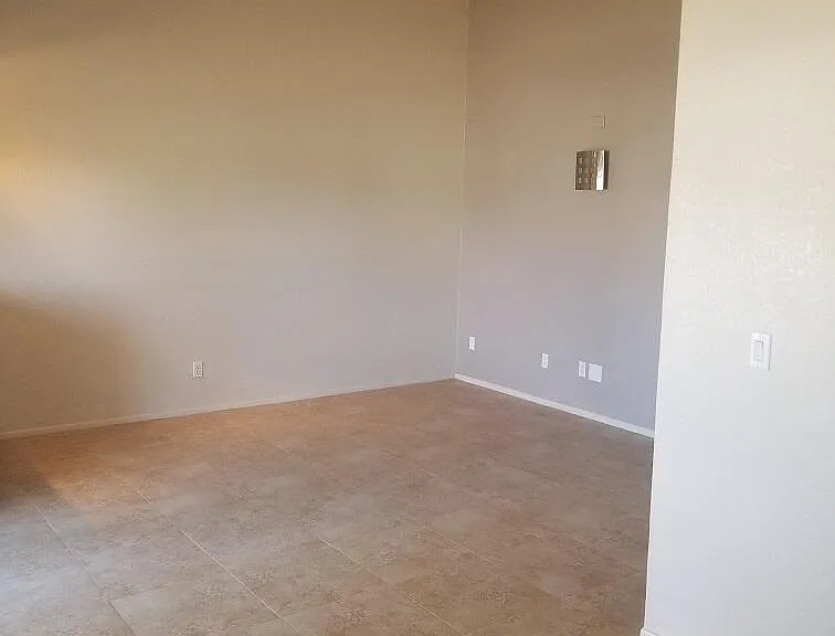 7550 N 12th St #226 — Photo 10
