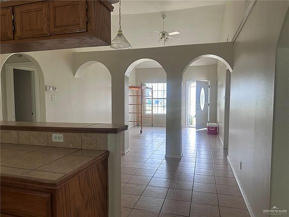 5th image of 207 Monica Ave