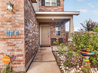 931 Salado Slough Ln, Rosenberg, TX 77471