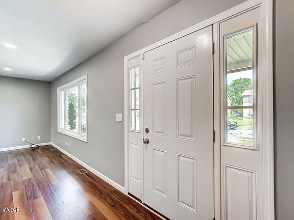5th image of 2945 Canterbury Dr